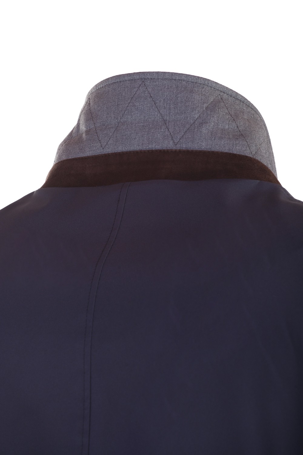 shop MOORER Saldi Giacca: Moorer giacca waterproof con corpetto staccabile. 
Realizzato in tessuto tecnico membranato stretch leggermente imbottito in piuma d’oca.
Foderato internamente con motivi in flanella tecnica e tasche porta documenti.
Fettuccie logate.
Abbottonatura con tre bottoni in corno.
Zip in metallo sulla tasca sul petto e sul corpetto e cappuccio.
Composizione: 100% Poliestere.
Fabbricato in Italia.. NOBILE SKT-0497 number 3260500